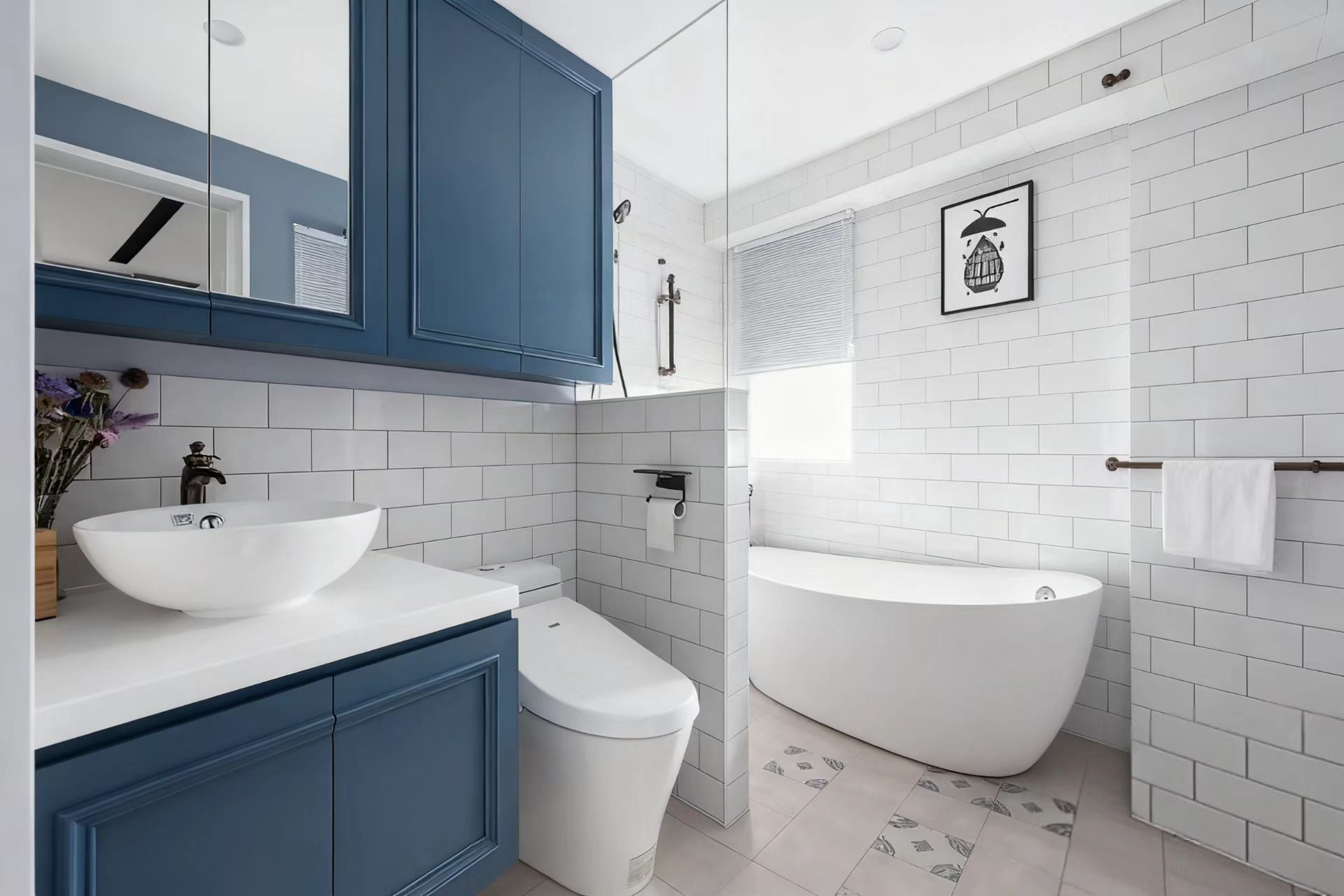 Ceramica vs. pietra artificiale vs. pietra sinterizzata: come scegliere il piano perfetto per il bagno?